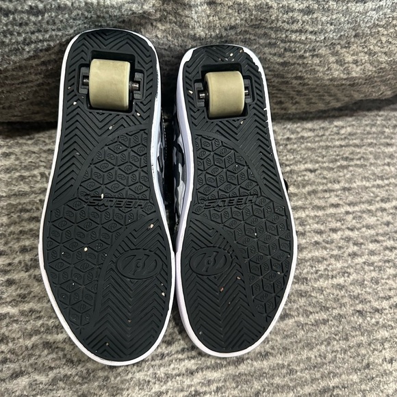 HEELY’S Boys Pro 20 Gray/Black/White Camo Skate shoes, size 5 - Picture 8 of 9